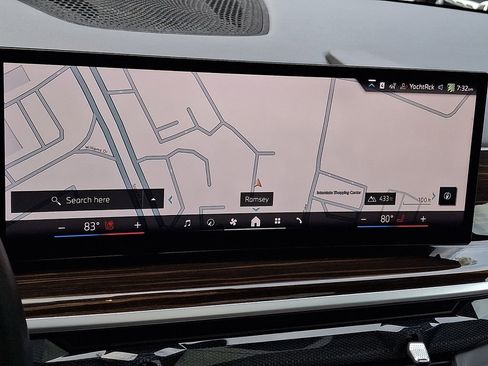 Used 2024 BMW X5 xDrive40i w/ Premium Package AWD/4WD image 12