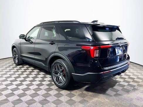 Used 2025 Ford Explorer ST-Line w/ ST-Line Street Pack AWD/4WD image 5