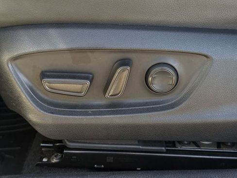 Used 2024 Toyota Camry SE image 25