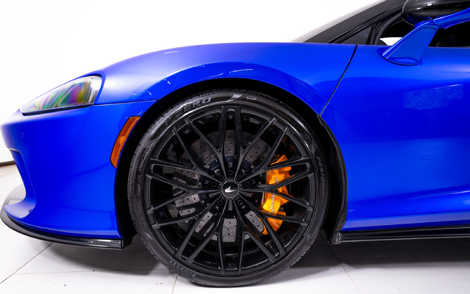 Used 2023 McLaren GT RWD image 14
