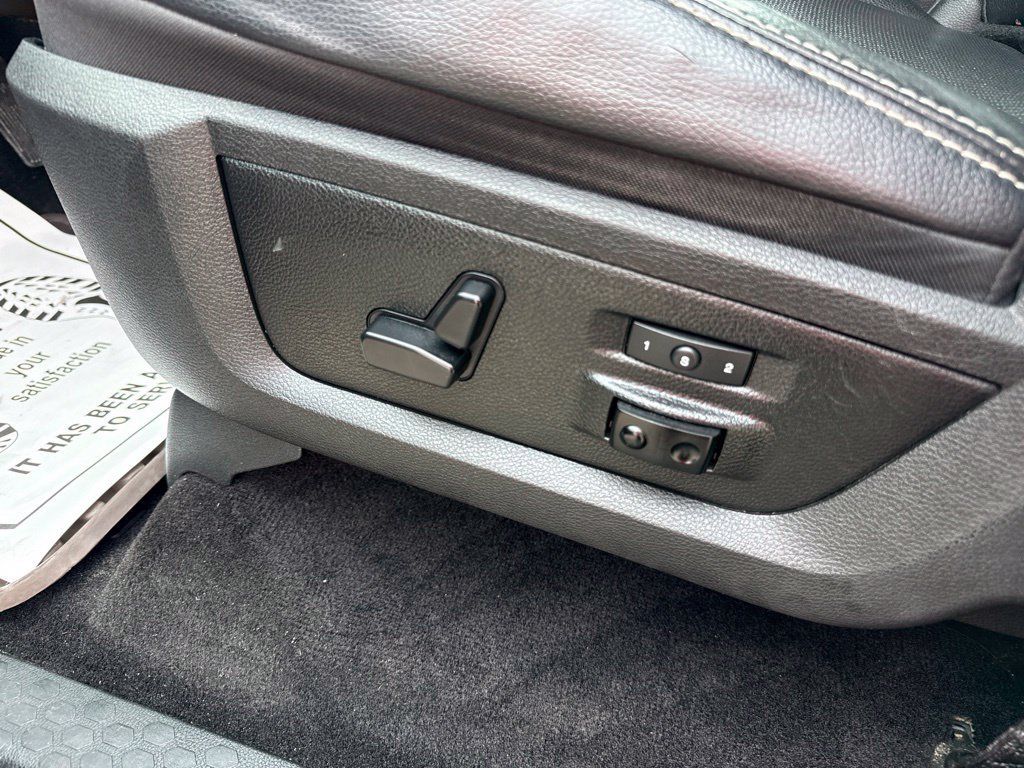 Used 2017 RAM 1500 Laramie w/ Convenience Group AWD/4WD image 31
