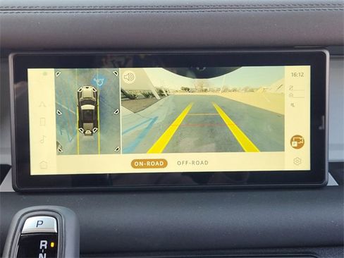 New 2024 Land Rover Defender 110 S image 17