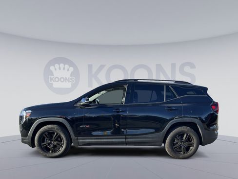 Used 2023 GMC Terrain AT4 image 2