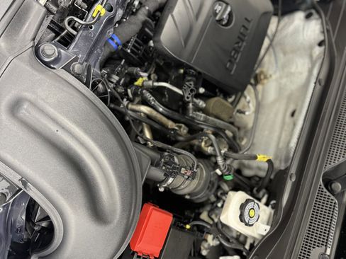 Certified 2021 Chevrolet TrailBlazer LT w/ Convenience Package image 28