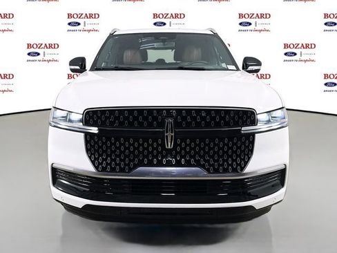 New 2026 Lincoln Navigator Reserve AWD/4WD image 3