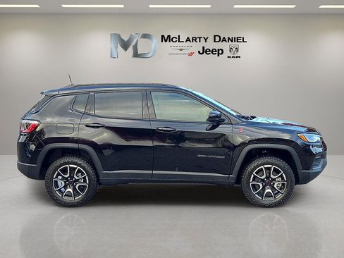 New 2026 Jeep Compass Trailhawk w/ Sun, Sound & Navigation Group image 6