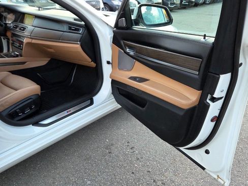 Used 2015 BMW 750i xDrive image 45