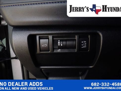 Used 2025 Subaru Forester Limited AWD/4WD image 17