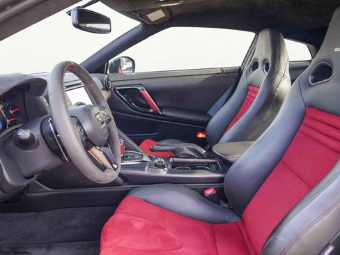 Used 2018 Nissan GT-R NISMO image 59