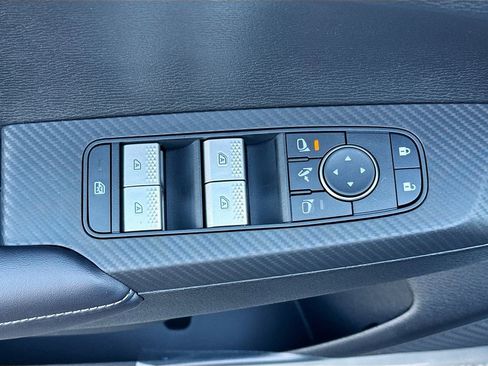 New 2026 Mitsubishi Outlander SE image 18