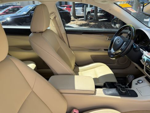 Used 2013 Lexus ES 350 w/ Premium Pkg FWD image 45