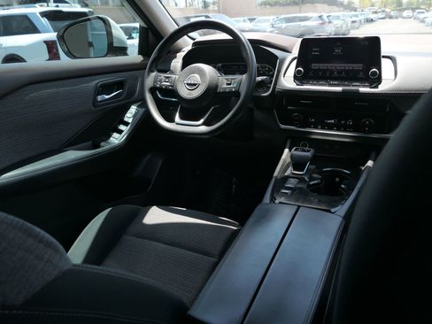 Used 2023 Nissan Rogue SV FWD image 24