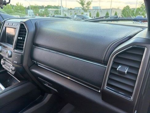 Used 2021 Ford Expedition Limited image 28