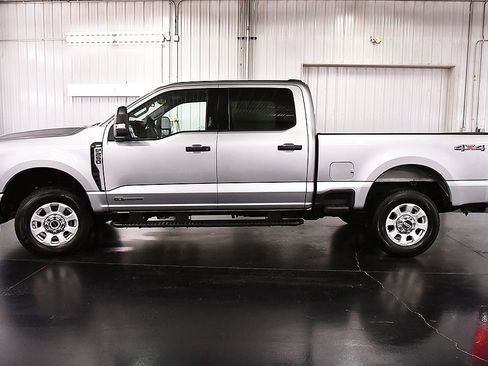 Used 2024 Ford F250 XLT image 5