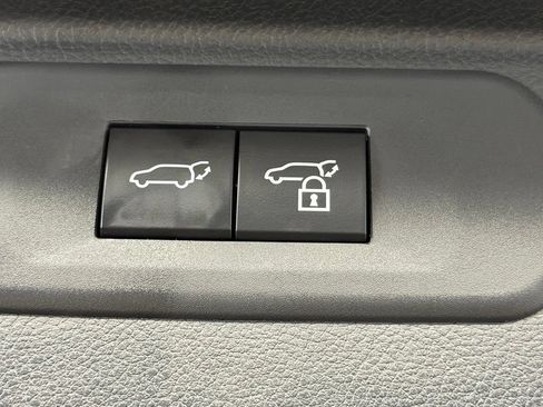 Certified 2024 Toyota Grand Highlander AWD image 16