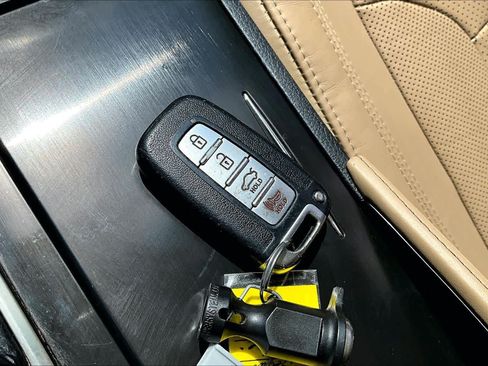 Used 2013 Hyundai Azera FWD image 15