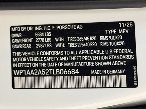Certified 2026 Porsche Macan AWD/4WD image 26