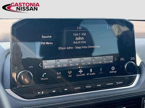 Used 2023 Nissan Rogue SL w/ SL Premium Package image 19