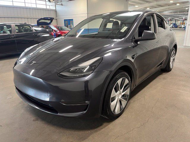 Used 2024 Tesla Model Y Long Range AWD/4WD image 7