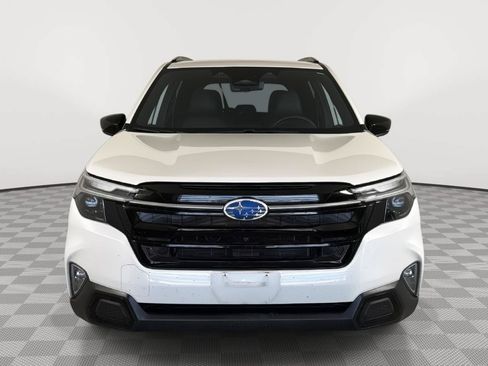 Used 2025 Subaru Forester Touring w/ Popular Package - Touring AWD/4WD image 2
