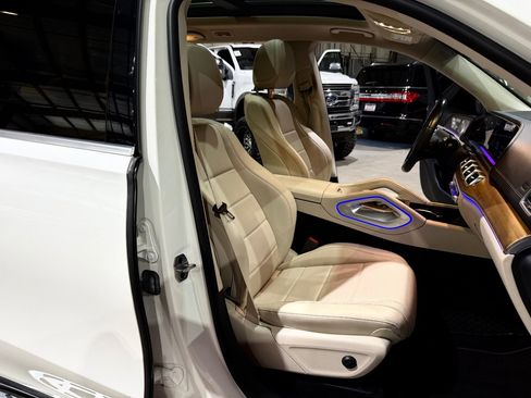 Used 2021 Mercedes-Benz GLS 450 4MATIC image 27