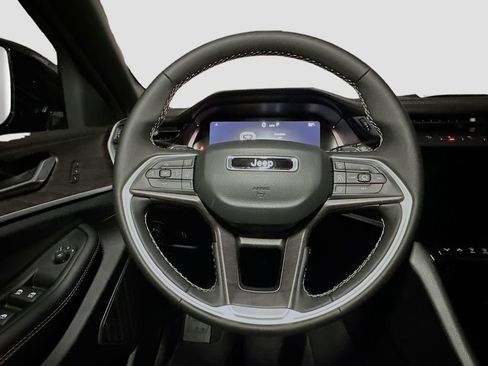 New 2026 Jeep Grand Cherokee Limited AWD/4WD image 7