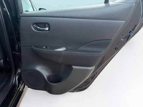 Used 2025 Nissan Leaf S FWD image 29