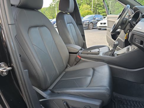 Used 2023 Audi Q3 2.0T Premium AWD/4WD image 10