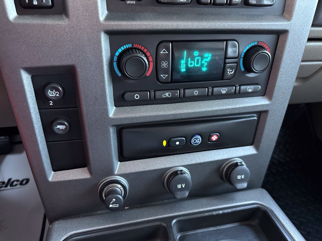 Used 2004 HUMMER H2 w/ Preferred Equipment Group AWD/4WD image 24