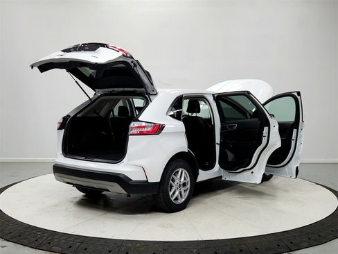 Used 2024 Ford Edge SEL image 17