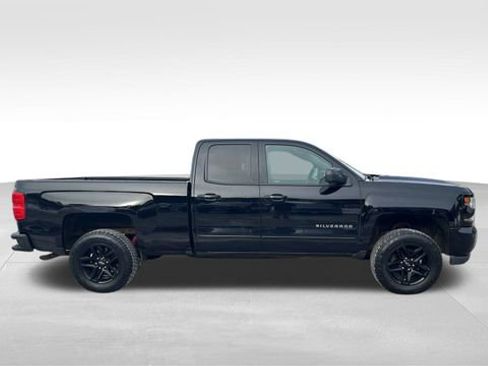 Used 2017 Chevrolet Silverado 1500 LT w/ All Star Edition image 3