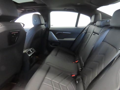 Used 2024 BMW 530i RWD image 15