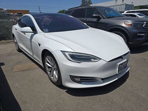 Used 2018 Tesla Model S 75D AWD/4WD image 3