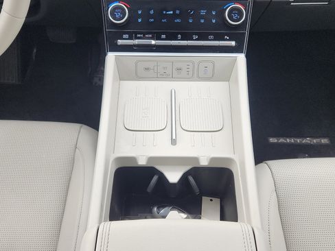 Used 2025 Hyundai Santa Fe Limited AWD/4WD image 19