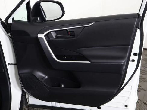 Used 2025 Toyota RAV4 LE AWD/4WD image 20