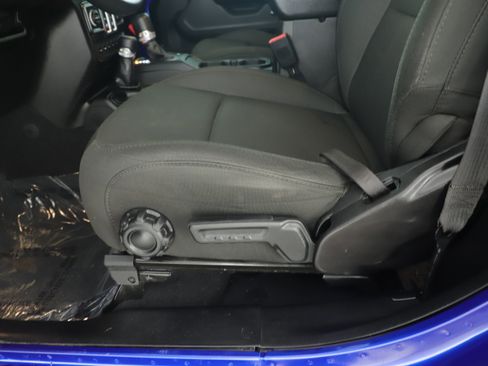 Certified 2019 Jeep Wrangler Sport image 11