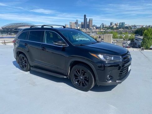 Used 2019 Toyota Highlander SE AWD/4WD image 30