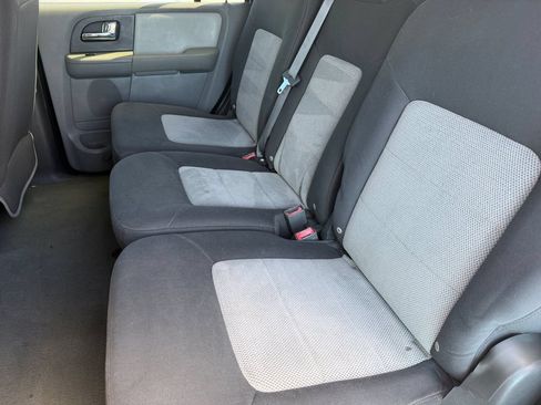 Used 2006 Ford Expedition XLT AWD/4WD image 17