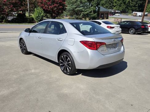 Used 2019 Toyota Corolla SE FWD image 3