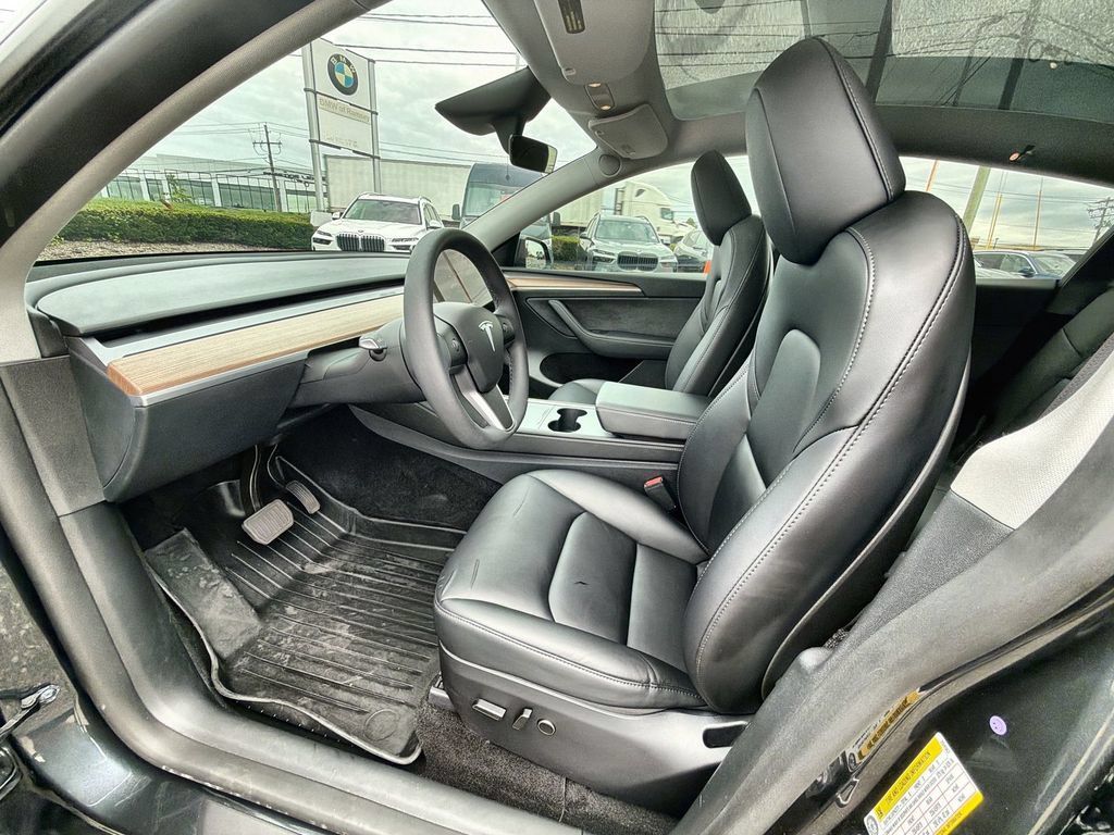 Used 2024 Tesla Model Y Long Range RWD image 10