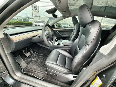 Used 2024 Tesla Model Y Long Range RWD image 10