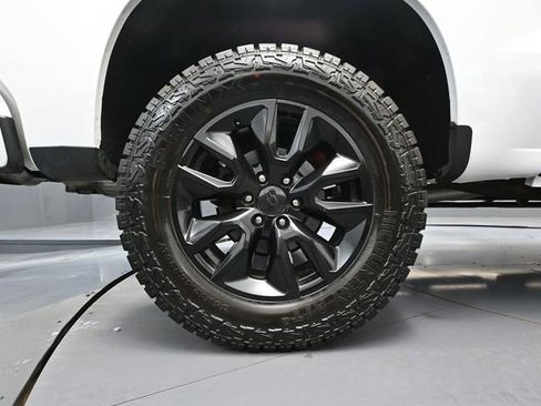 Used 2021 Chevrolet Silverado 1500 RST image 16