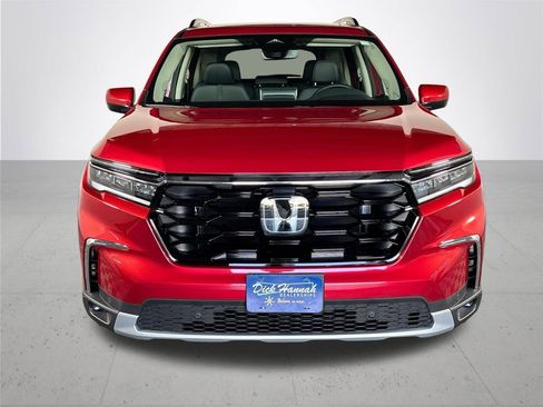 New 2025 Honda Pilot Touring image 3