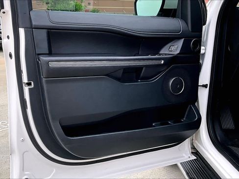 Used 2019 Ford Expedition XLT w/ Equipment Group 202A RWD image 22