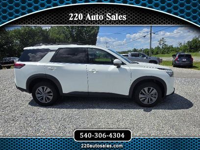 Used 2025 Nissan Pathfinder SV