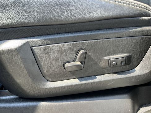 Used 2025 RAM 2500 Laramie AWD/4WD image 14
