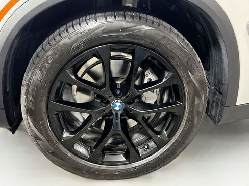 Used 2024 BMW X5 xDrive40i w/ Premium Package image 32