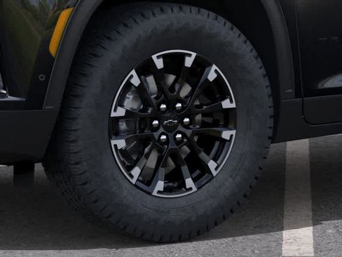 New 2026 Chevrolet Traverse Z71 w/ Enhanced Driving Package image 9