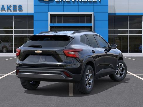 New 2026 Chevrolet Trax LT w/ LT Convenience Package FWD image 4