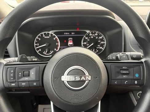 Certified 2023 Nissan Rogue SV image 15